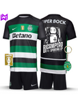 Conjunto Infantil Sporting Principal BICAMPEÃO 2024/25 - MODELO EXCLUSIVO! 🦁🏆