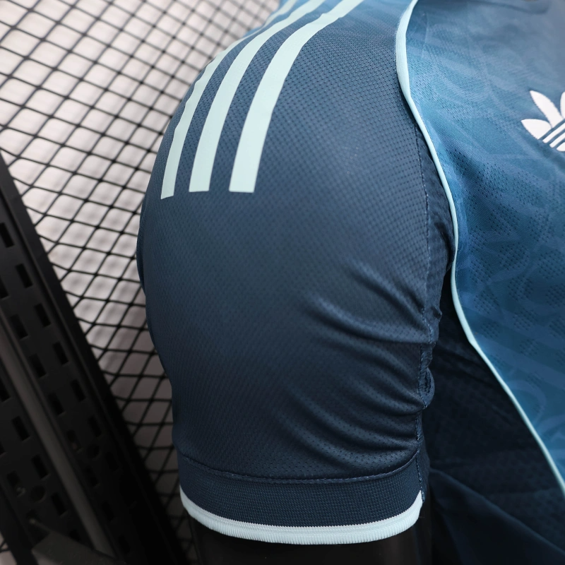 Real Madrid 2025/26 Player Blue Gradient Special Edition - Slim Fit